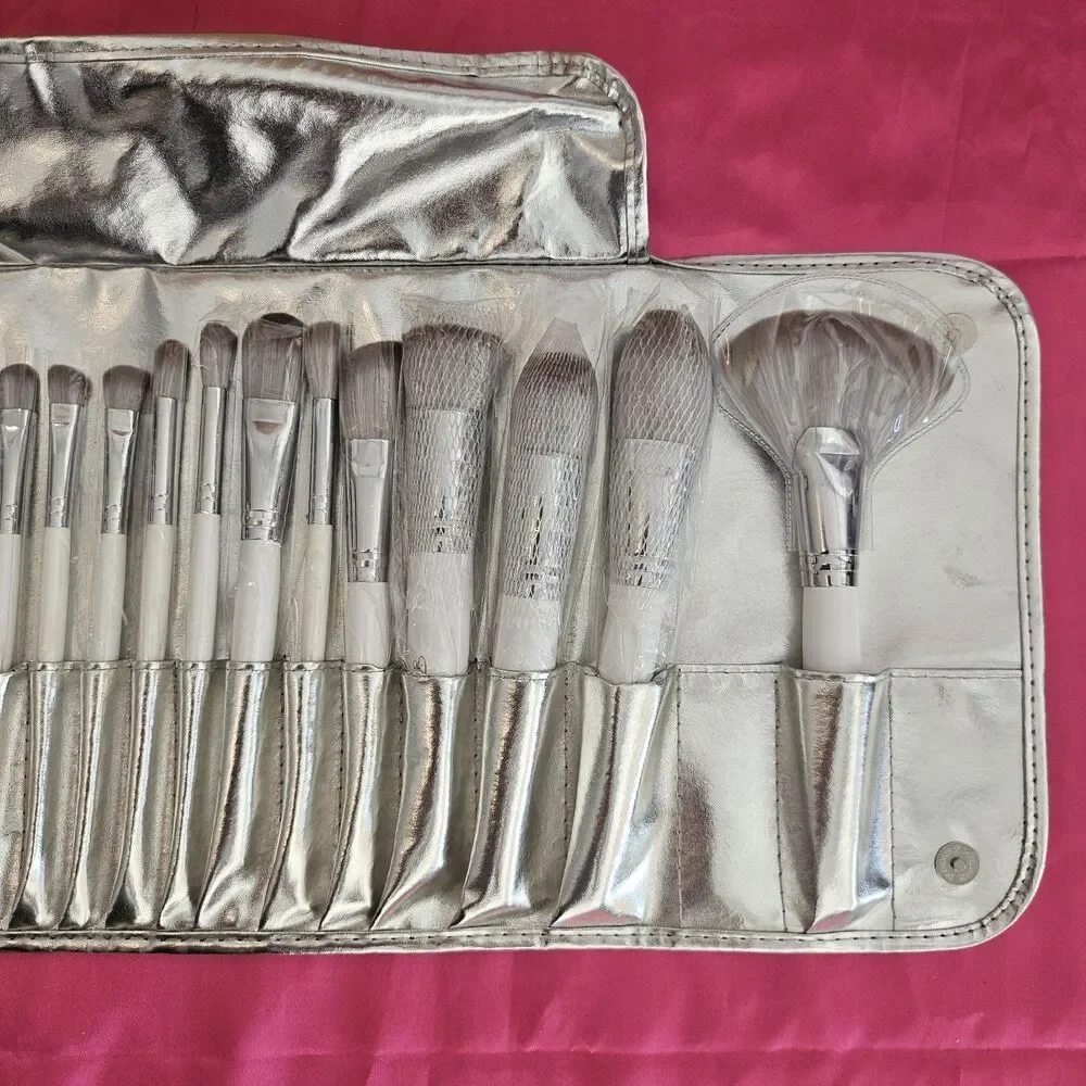 B.B.W. Cosmetics 24 Piece Makeup Brush Set With Carrying Travel Case Silver
